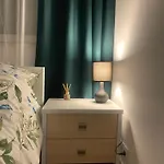 Chillout Airport Kl33 - Air Condition & Free Parking *