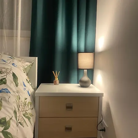 Chillout Airport Kl33 - Air Condition & Free Parking *