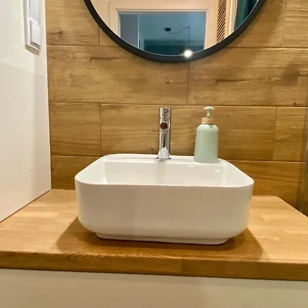 Chillout Airport Kl33 - Air Condition & Free Parking Apartmán *