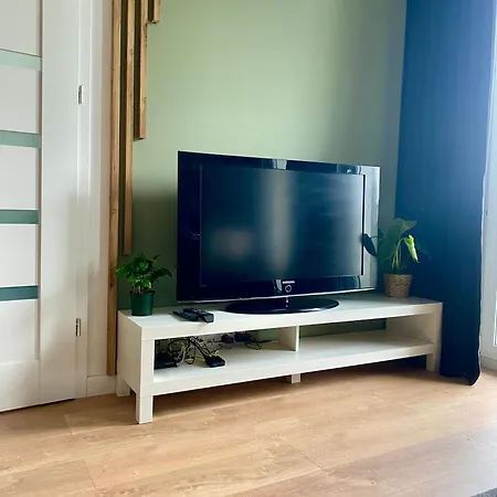 Chillout Airport Kl33 - Air Condition & Free Parking *