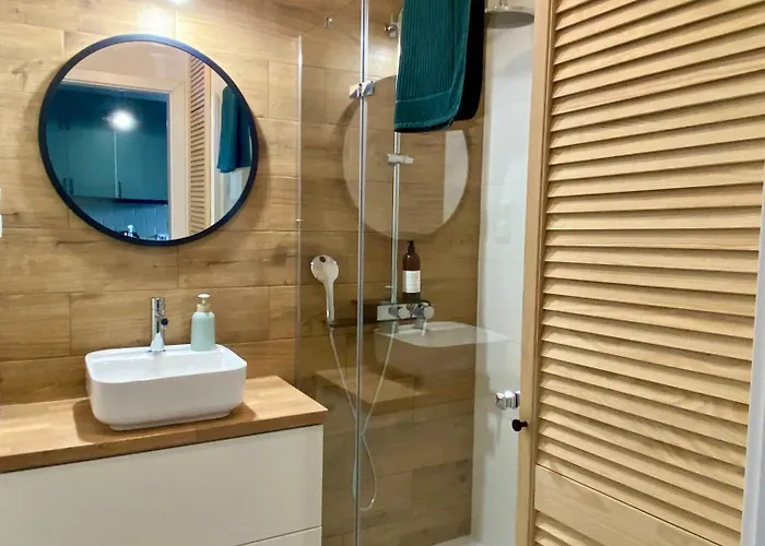 Chillout Airport Kl33 - Air Condition & Free Parking Lejlighed